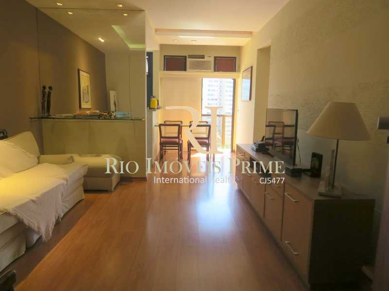 Conheça SALA do imóvel - Flat Para Alugar - Leblon - Rio de Janeiro - RJ - RPFL10080 - 4 SALA - Flat Para Alugar - Leblon - Rio de Janeiro - RJ - RPFL10080 - 4
