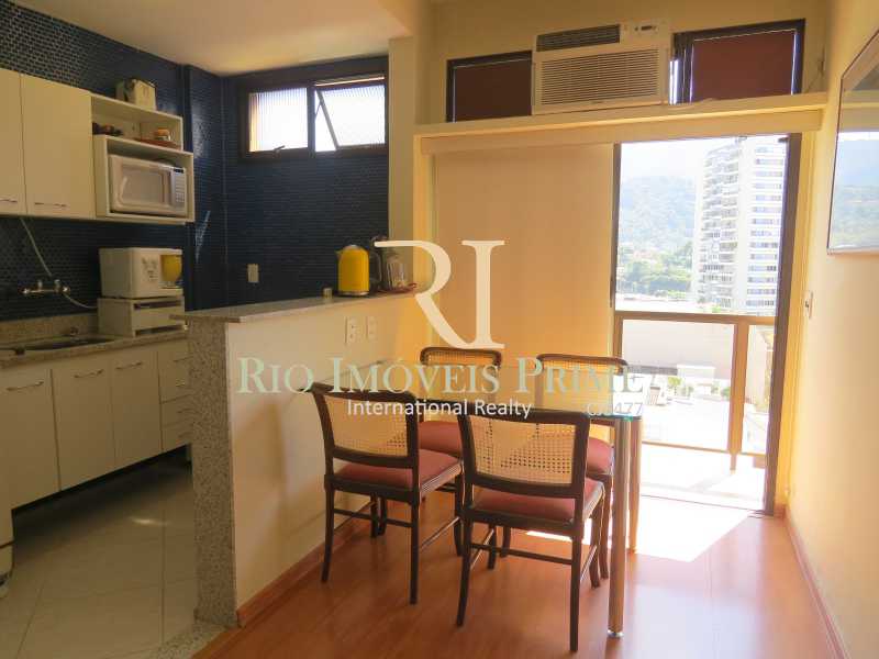Conheça SALA do imóvel - Flat Para Alugar - Leblon - Rio de Janeiro - RJ - RPFL10080 - 6 SALA - Flat Para Alugar - Leblon - Rio de Janeiro - RJ - RPFL10080 - 6