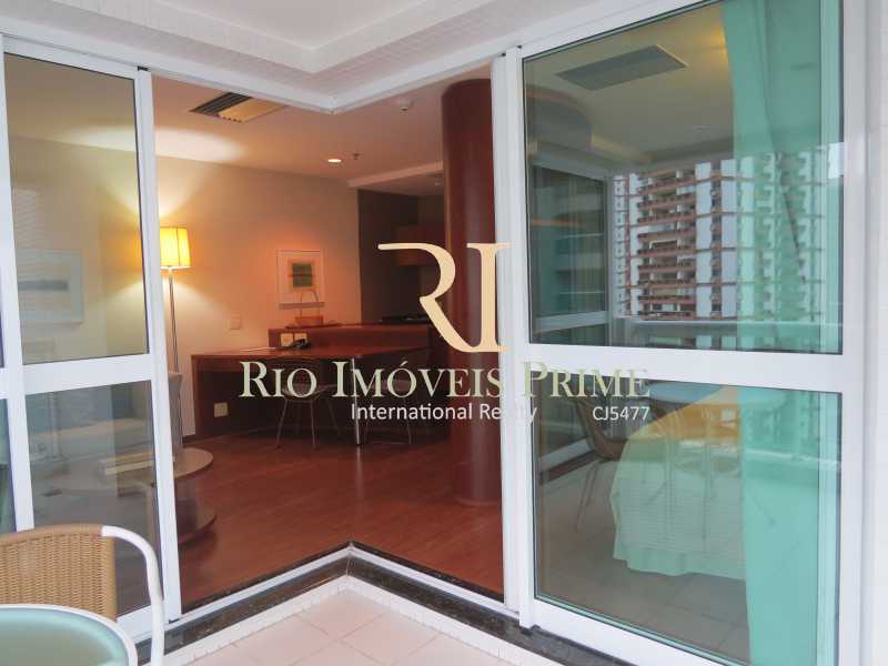 Conheça VARANDA do imóvel - Flat 1 quarto à venda Barra da Tijuca, Rio de Janeiro - R$ 559.900 - RPFL10003 - 3 VARANDA - Flat 1 quarto à venda Barra da Tijuca, Rio de Janeiro - R$ 559.900 - RPFL10003 - 3