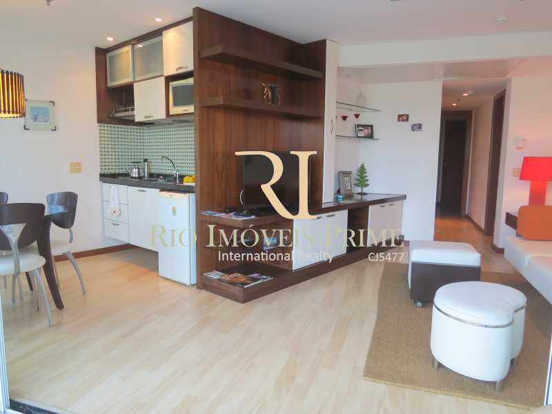 Conheça SALAS do imóvel - Flat 2 quartos à venda Barra da Tijuca, Rio de Janeiro - R$ 1.199.999 - RPFL20029 - 4 SALAS - Flat 2 quartos à venda Barra da Tijuca, Rio de Janeiro - R$ 1.199.999 - RPFL20029 - 4
