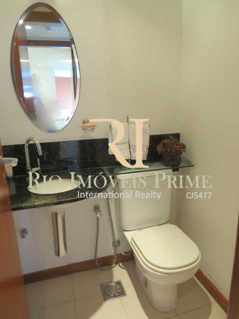 Conheça LAVABO do imóvel - Flat 2 quartos à venda Barra da Tijuca, Rio de Janeiro - R$ 1.199.999 - RPFL20029 - 8 LAVABO - Flat 2 quartos à venda Barra da Tijuca, Rio de Janeiro - R$ 1.199.999 - RPFL20029 - 8