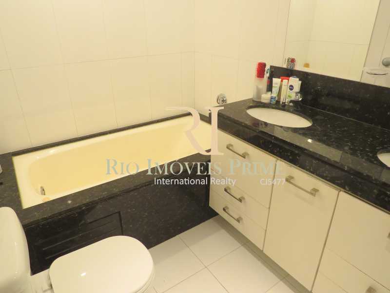 Conheça SUÍTE2 do imóvel - Flat 2 quartos à venda Barra da Tijuca, Rio de Janeiro - R$ 1.199.999 - RPFL20029 - 17 SUÍTE2 - Flat 2 quartos à venda Barra da Tijuca, Rio de Janeiro - R$ 1.199.999 - RPFL20029 - 17