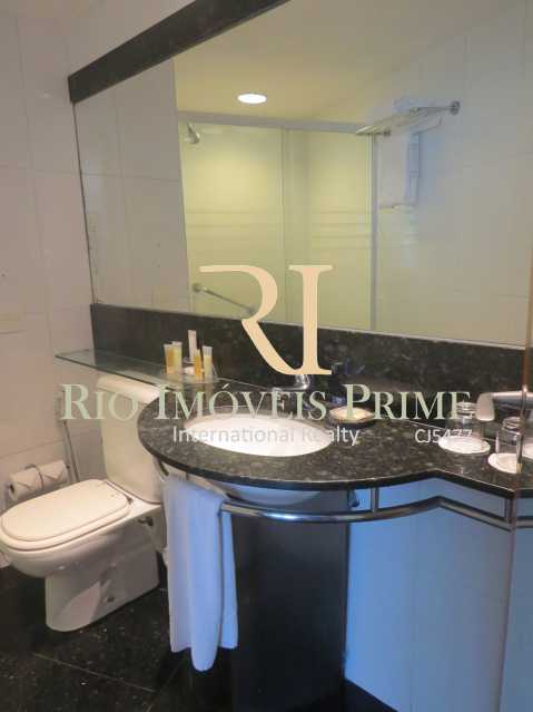 Conheça BANHEIRO do imóvel - Flat 1 quarto à venda Barra da Tijuca, Rio de Janeiro - R$ 419.900 - RPFL10084 - 11 BANHEIRO - Flat 1 quarto à venda Barra da Tijuca, Rio de Janeiro - R$ 419.900 - RPFL10084 - 11