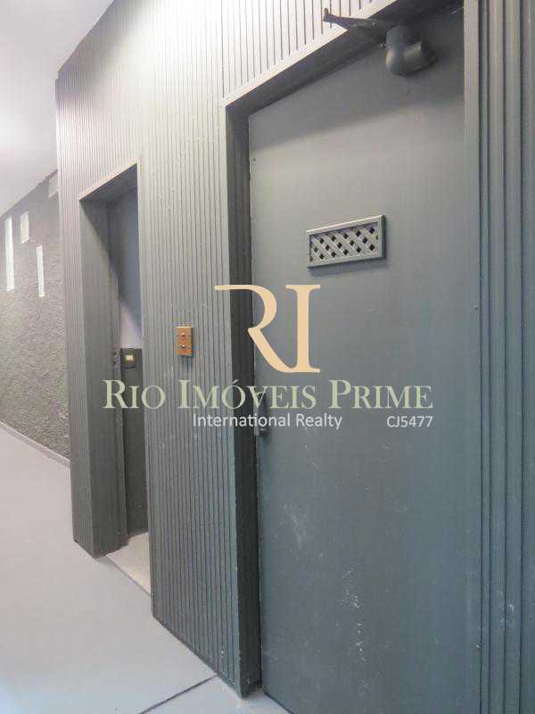 Conheça ELEVADOR do imóvel - Prédio 900m² para alugar Santo Cristo, Rio de Janeiro - R$ 15.000 - RPPR00002 - 7 ELEVADOR - Prédio 900m² para alugar Santo Cristo, Rio de Janeiro - R$ 15.000 - RPPR00002 - 7