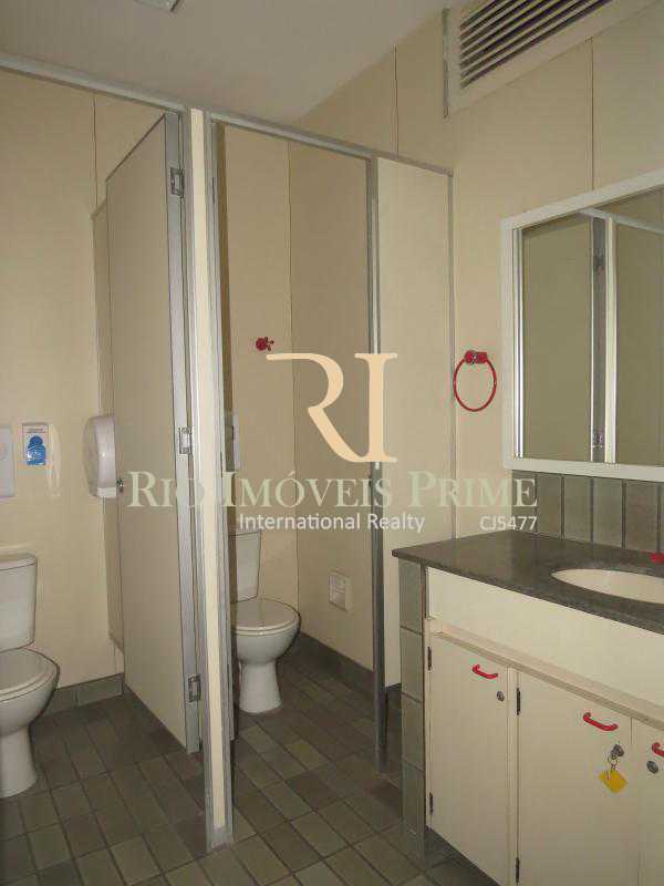 Conheça BANHEIRO PAV2 do imóvel - Prédio 900m² para alugar Santo Cristo, Rio de Janeiro - R$ 15.000 - RPPR00002 - 19 BANHEIRO PAV2 - Prédio 900m² para alugar Santo Cristo, Rio de Janeiro - R$ 15.000 - RPPR00002 - 19