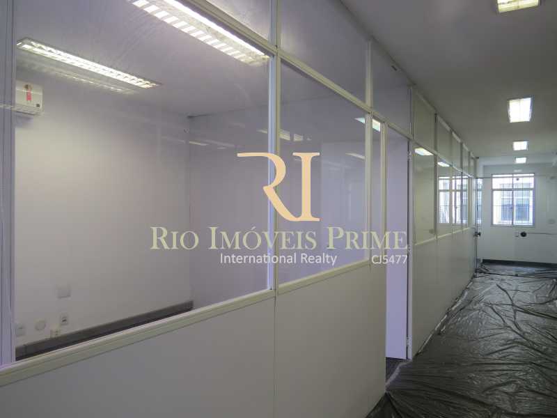 Conheça SALAS PAV3 do imóvel - Prédio 900m² para alugar Santo Cristo, Rio de Janeiro - R$ 15.000 - RPPR00002 - 21 SALAS PAV3 - Prédio 900m² para alugar Santo Cristo, Rio de Janeiro - R$ 15.000 - RPPR00002 - 21