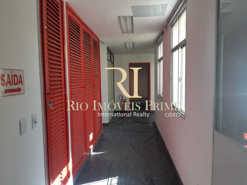 Conheça CORRETOR PAV3. do imóvel - Prédio 900m² para alugar Santo Cristo, Rio de Janeiro - R$ 15.000 - RPPR00002 - 27 CORRETOR PAV3. - Prédio 900m² para alugar Santo Cristo, Rio de Janeiro - R$ 15.000 - RPPR00002 - 27
