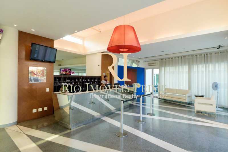 Conheça RECEPÇÃO 24H do imóvel - Flat 1 quarto para alugar Barra da Tijuca, Rio de Janeiro - R$ 2.300 - RPFL10088 - 18 RECEPÇÃO 24H - Flat 1 quarto para alugar Barra da Tijuca, Rio de Janeiro - R$ 2.300 - RPFL10088 - 18