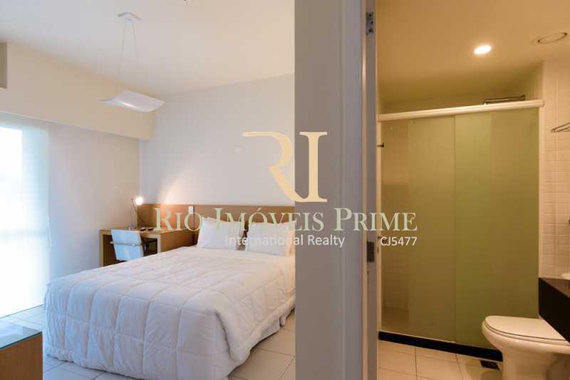 Conheça SUITE do imóvel - Flat 1 quarto para alugar Barra da Tijuca, Rio de Janeiro - R$ 2.300 - RPFL10088 - 3 SUITE - Flat 1 quarto para alugar Barra da Tijuca, Rio de Janeiro - R$ 2.300 - RPFL10088 - 3