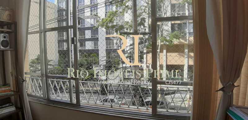 Conheça 6 VISTA SALA do imóvel - Apartamento à venda Rua Carlos de Vasconcelos,Tijuca, Rio de Janeiro - R$ 619.999 - RPAP30101 - 7 6 VISTA SALA - Apartamento à venda Rua Carlos de Vasconcelos,Tijuca, Rio de Janeiro - R$ 619.999 - RPAP30101 - 7