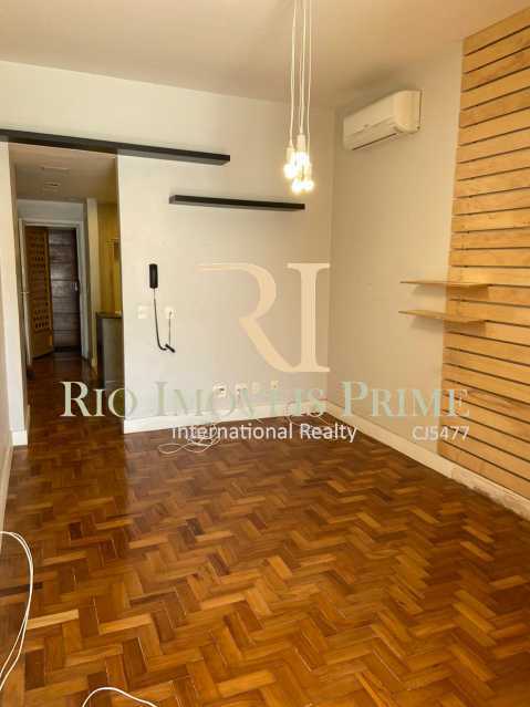 Conheça SALA do imóvel - Apartamento para alugar Rua das Laranjeiras,Laranjeiras, Rio de Janeiro - R$ 2.600 - RPAP10055 - 1 SALA - Apartamento para alugar Rua das Laranjeiras,Laranjeiras, Rio de Janeiro - R$ 2.600 - RPAP10055 - 1