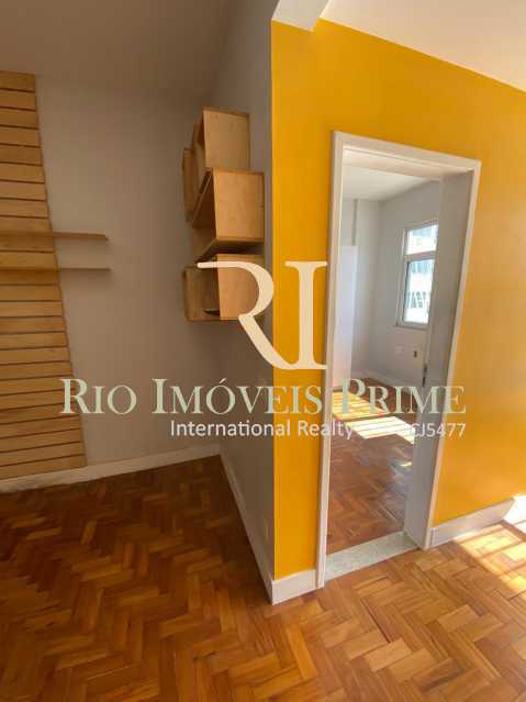 Conheça SALA do imóvel - Apartamento para alugar Rua das Laranjeiras,Laranjeiras, Rio de Janeiro - R$ 2.600 - RPAP10055 - 6 SALA - Apartamento para alugar Rua das Laranjeiras,Laranjeiras, Rio de Janeiro - R$ 2.600 - RPAP10055 - 6