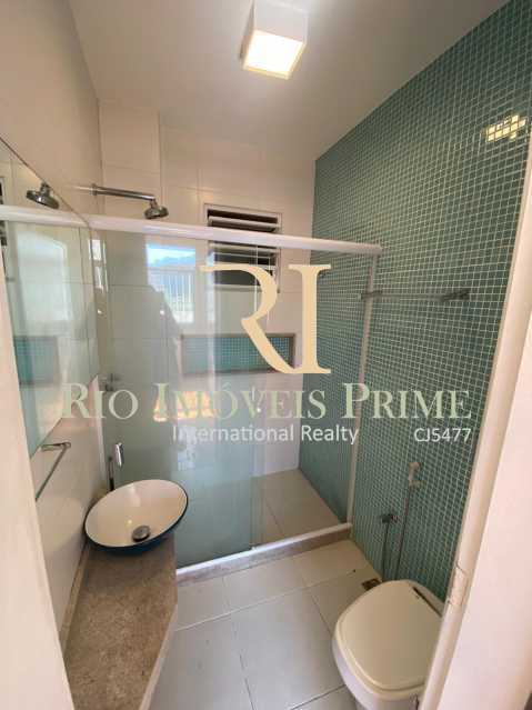 Conheça BANHEIRO SUÍTE do imóvel - Apartamento para alugar Rua das Laranjeiras,Laranjeiras, Rio de Janeiro - R$ 2.600 - RPAP10055 - 10 BANHEIRO SUÍTE - Apartamento para alugar Rua das Laranjeiras,Laranjeiras, Rio de Janeiro - R$ 2.600 - RPAP10055 - 10