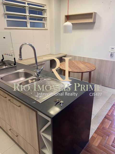 Conheça COPA COZINHA. do imóvel - Apartamento para alugar Rua das Laranjeiras,Laranjeiras, Rio de Janeiro - R$ 2.600 - RPAP10055 - 26 COPA COZINHA. - Apartamento para alugar Rua das Laranjeiras,Laranjeiras, Rio de Janeiro - R$ 2.600 - RPAP10055 - 26