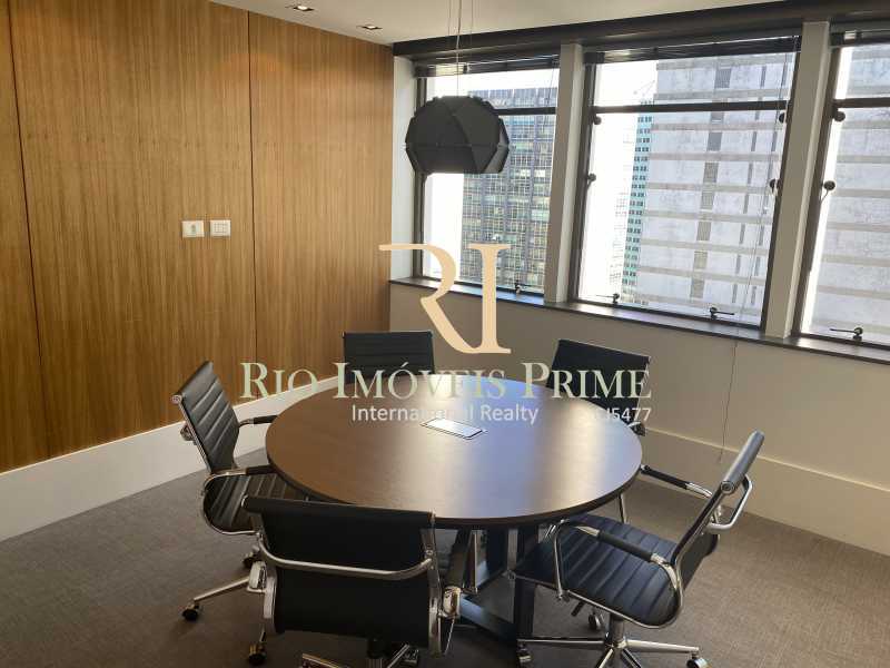 Conheça SALA REUNIÃO MENOR do imóvel - Andar 508m² para alugar Avenida Almirante Barroso,Centro, Rio de Janeiro - R$ 25.400 - RPAN00009 - 13 SALA REUNIÃO MENOR - Andar 508m² para alugar Avenida Almirante Barroso,Centro, Rio de Janeiro - R$ 25.400 - RPAN00009 - 13