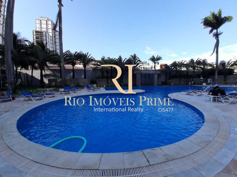 Conheça PISCINAS do imóvel - Flat 1 quarto à venda Barra da Tijuca, Rio de Janeiro - R$ 749.900 - RPFL10092 - 17 PISCINAS - Flat 1 quarto à venda Barra da Tijuca, Rio de Janeiro - R$ 749.900 - RPFL10092 - 17