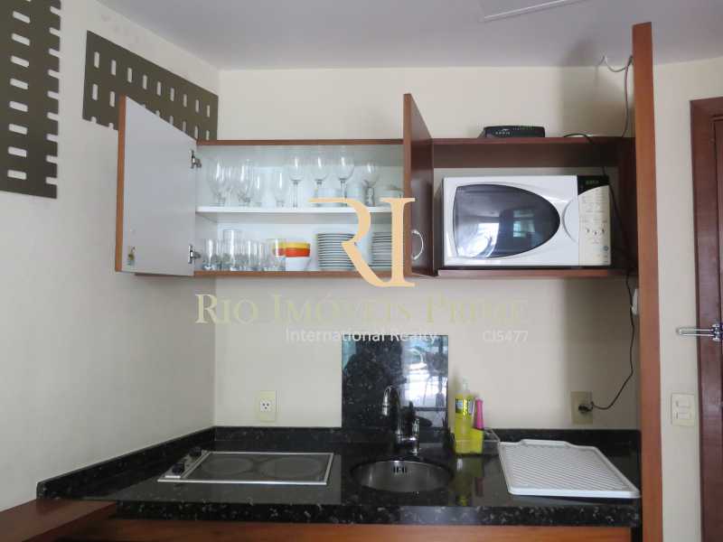 Conheça COZINHA do imóvel - Flat Condomínio Wyndham Rio Barra, Avenida Lúcio Costa,Barra da Tijuca, Rio de Janeiro, RJ À Venda, 1 Quarto, 52m² - RPFL10009 - 11 COZINHA - Flat Condomínio Wyndham Rio Barra, Avenida Lúcio Costa,Barra da Tijuca, Rio de Janeiro, RJ À Venda, 1 Quarto, 52m² - RPFL10009 - 11
