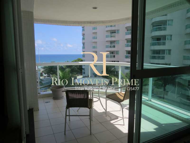 Conheça VARANDA do imóvel - Flat Condomínio Wyndham Rio Barra, Avenida Lúcio Costa,Barra da Tijuca, Rio de Janeiro, RJ À Venda, 1 Quarto, 52m² - RPFL10009 - 14 VARANDA - Flat Condomínio Wyndham Rio Barra, Avenida Lúcio Costa,Barra da Tijuca, Rio de Janeiro, RJ À Venda, 1 Quarto, 52m² - RPFL10009 - 14