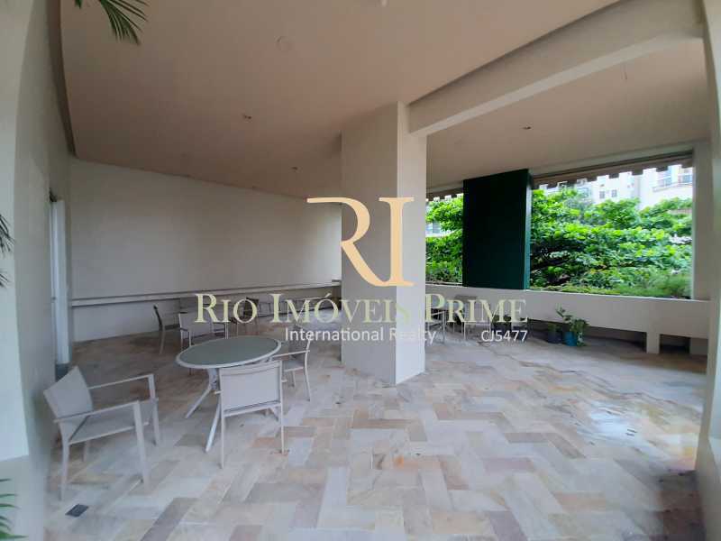 Conheça ÁREA EXTERNA do imóvel - Flat 1 quarto à venda Botafogo, Rio de Janeiro - R$ 690.000 - RPFL10100 - 24 ÁREA EXTERNA - Flat 1 quarto à venda Botafogo, Rio de Janeiro - R$ 690.000 - RPFL10100 - 24