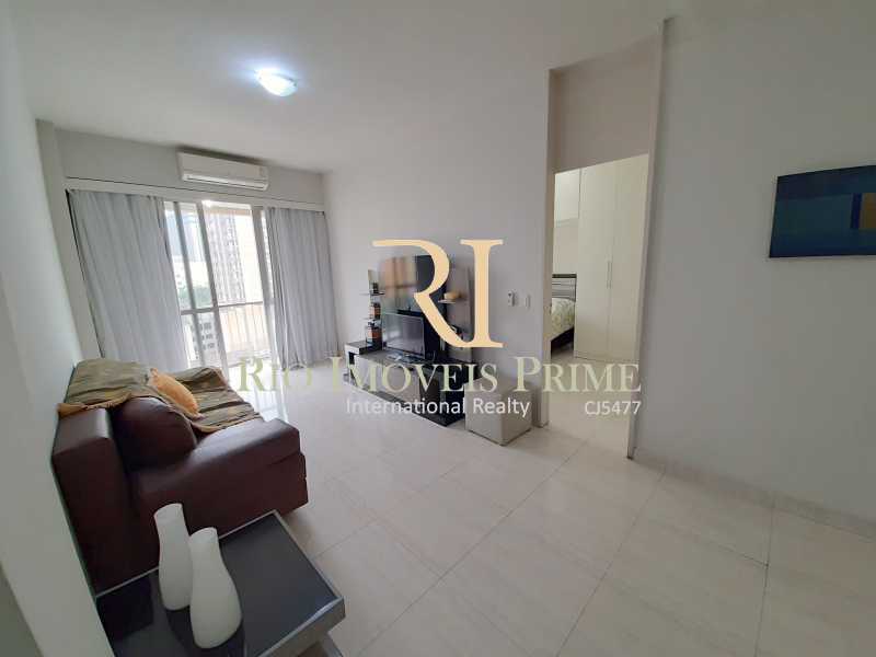 Conheça SALA ESTAR do imóvel - Flat 1 quarto à venda Botafogo, Rio de Janeiro - R$ 690.000 - RPFL10100 - 7 SALA ESTAR - Flat 1 quarto à venda Botafogo, Rio de Janeiro - R$ 690.000 - RPFL10100 - 7