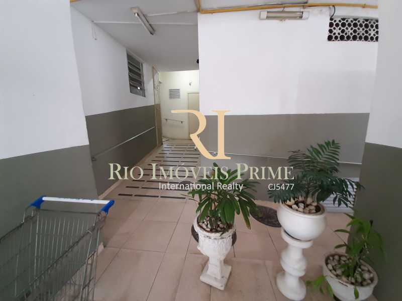 Conheça ACESSO PARA DEFICIENTES do imóvel - Apartamento à venda Rua Ribeiro Guimarães,Tijuca, Rio de Janeiro - R$ 459.900 - RPAP20207 - 24 ACESSO PARA DEFICIENTES - Apartamento à venda Rua Ribeiro Guimarães,Tijuca, Rio de Janeiro - R$ 459.900 - RPAP20207 - 24