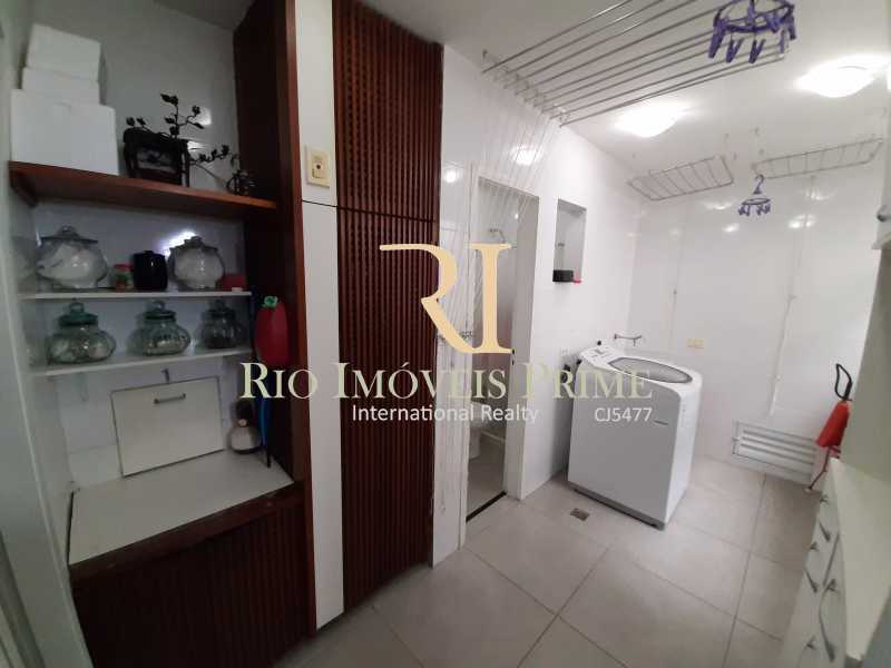 Conheça ÁREA SERVIÇO do imóvel - Cobertura à venda Avenida General Guedes da Fontoura,Barra da Tijuca, Rio de Janeiro - R$ 4.449.900 - RPCO40015 - 14 ÁREA SERVIÇO - Cobertura à venda Avenida General Guedes da Fontoura,Barra da Tijuca, Rio de Janeiro - R$ 4.449.900 - RPCO40015 - 14