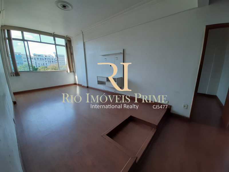 Conheça SALA do imóvel - Apartamento 3 quartos para venda e aluguel Tijuca, Rio de Janeiro - R$ 610.000 - RPAP30132 - 4 SALA - Apartamento 3 quartos para venda e aluguel Tijuca, Rio de Janeiro - R$ 610.000 - RPAP30132 - 4