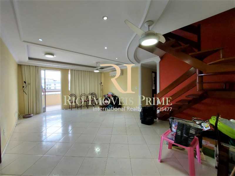 Conheça SALA do imóvel - Cobertura para venda e aluguel Rua Francisca Sales,Freguesia (Jacarepaguá), Rio de Janeiro - R$ 649.990 - RPCO30024 - 5 SALA - Cobertura para venda e aluguel Rua Francisca Sales,Freguesia (Jacarepaguá), Rio de Janeiro - R$ 649.990 - RPCO30024 - 5