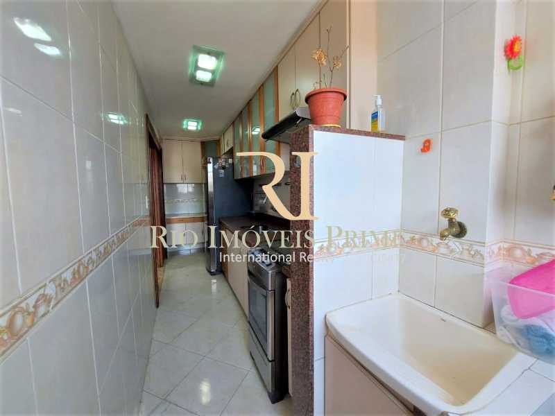 Conheça 17 COZINHA do imóvel - Cobertura para venda e aluguel Rua Francisca Sales,Freguesia (Jacarepaguá), Rio de Janeiro - R$ 649.990 - RPCO30024 - 19 17 COZINHA - Cobertura para venda e aluguel Rua Francisca Sales,Freguesia (Jacarepaguá), Rio de Janeiro - R$ 649.990 - RPCO30024 - 19