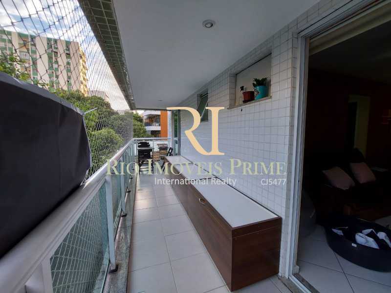 Conheça 1 - VARANDA. do imóvel - Apartamento 2 quartos à venda Tijuca, Rio de Janeiro - R$ 649.999 - RPAP20220 - 3 1 - VARANDA. - Apartamento 2 quartos à venda Tijuca, Rio de Janeiro - R$ 649.999 - RPAP20220 - 3