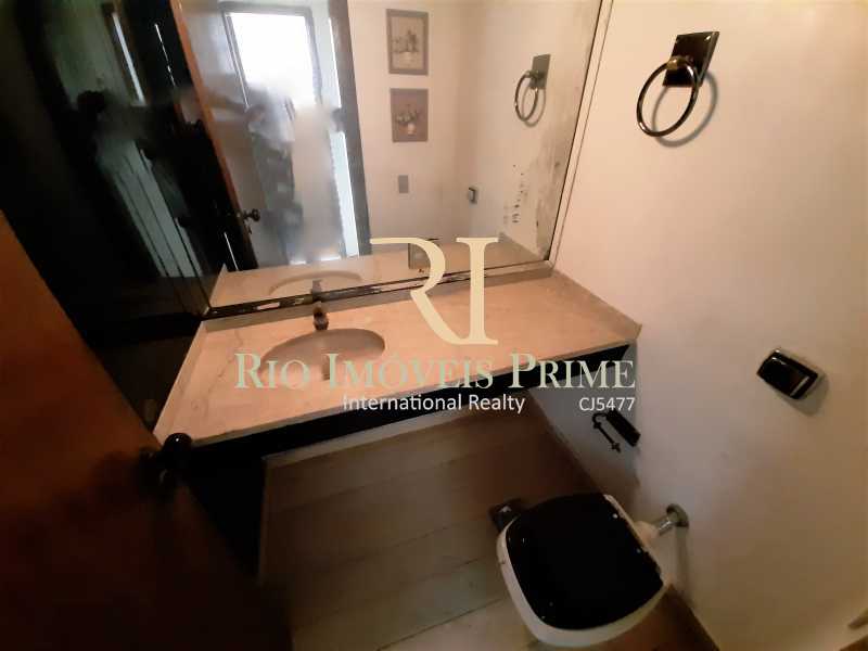 Conheça BANHEIRO SOCIAL do imóvel - Apartamento para venda e aluguel Rua Santa Clara,Copacabana, Rio de Janeiro - R$ 1.400.000 - RPAP20224 - 17 BANHEIRO SOCIAL - Apartamento para venda e aluguel Rua Santa Clara,Copacabana, Rio de Janeiro - R$ 1.400.000 - RPAP20224 - 17