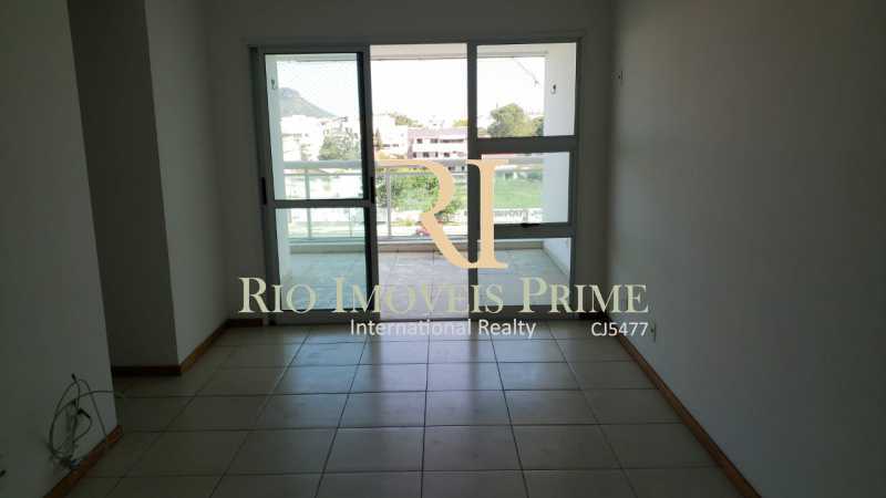 Conheça 3 SALA. do imóvel - Apartamento 2 quartos à venda Recreio dos Bandeirantes, Rio de Janeiro - R$ 549.999 - RPAP20226 - 5 3 SALA. - Apartamento 2 quartos à venda Recreio dos Bandeirantes, Rio de Janeiro - R$ 549.999 - RPAP20226 - 5