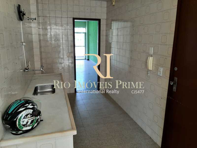 Conheça COZINHA do imóvel - Apartamento à venda Rua da Cascata,Tijuca, Rio de Janeiro - R$ 295.000 - RPAP20228 - 14 COZINHA - Apartamento à venda Rua da Cascata,Tijuca, Rio de Janeiro - R$ 295.000 - RPAP20228 - 14