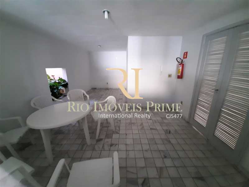 Conheça SALÃO DE FESTAS do imóvel - Apartamento à venda Rua da Cascata,Tijuca, Rio de Janeiro - R$ 295.000 - RPAP20228 - 20 SALÃO DE FESTAS - Apartamento à venda Rua da Cascata,Tijuca, Rio de Janeiro - R$ 295.000 - RPAP20228 - 20