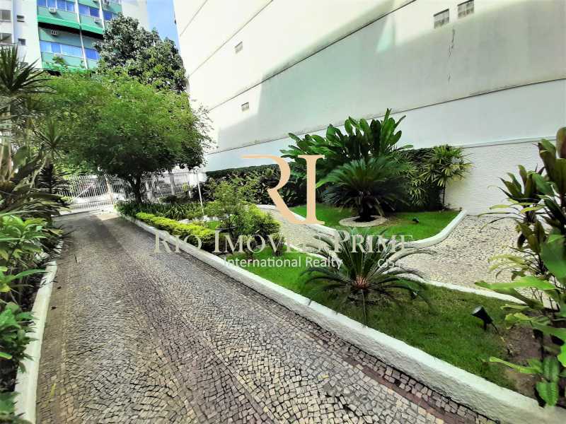 Conheça ENTRADA CONDOMÍNIO do imóvel - Apartamento para venda e aluguel Rua Professor Gabizo,Tijuca, Rio de Janeiro - R$ 770.000 - RPAP30140 - 24 ENTRADA CONDOMÍNIO - Apartamento para venda e aluguel Rua Professor Gabizo,Tijuca, Rio de Janeiro - R$ 770.000 - RPAP30140 - 24