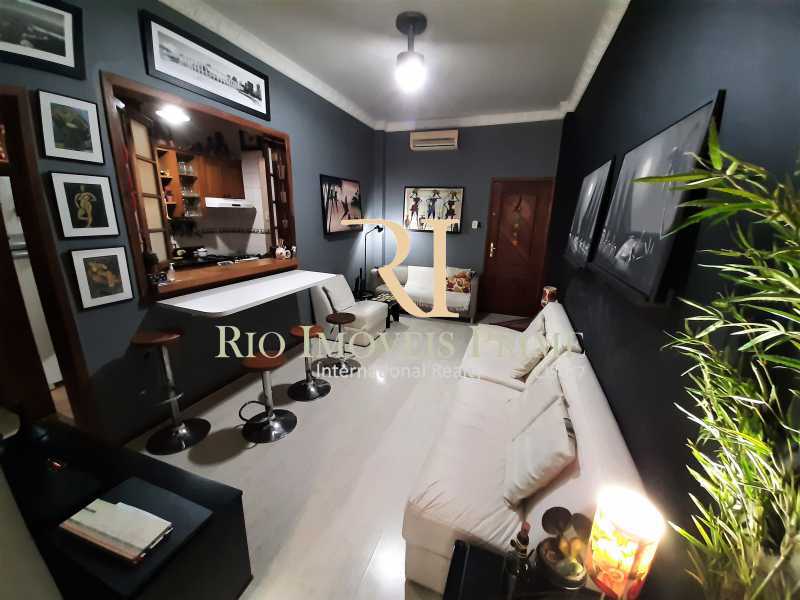 Conheça SALA do imóvel - Apartamento à venda Rua Barão de Mesquita,Tijuca, Rio de Janeiro - R$ 380.000 - RPAP20232 - 6 SALA - Apartamento à venda Rua Barão de Mesquita,Tijuca, Rio de Janeiro - R$ 380.000 - RPAP20232 - 6