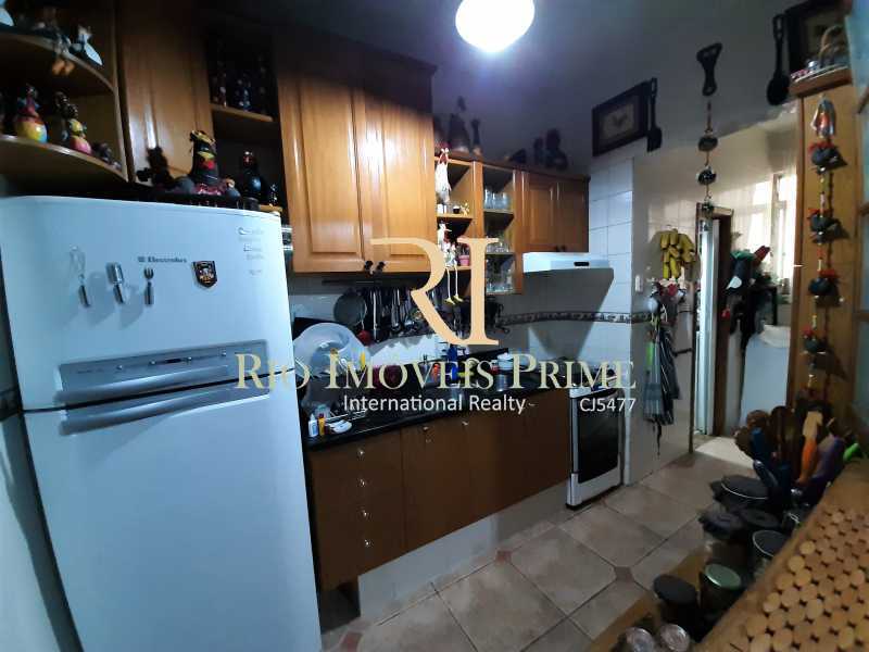 Conheça COZINHA do imóvel - Apartamento à venda Rua Barão de Mesquita,Tijuca, Rio de Janeiro - R$ 380.000 - RPAP20232 - 15 COZINHA - Apartamento à venda Rua Barão de Mesquita,Tijuca, Rio de Janeiro - R$ 380.000 - RPAP20232 - 15
