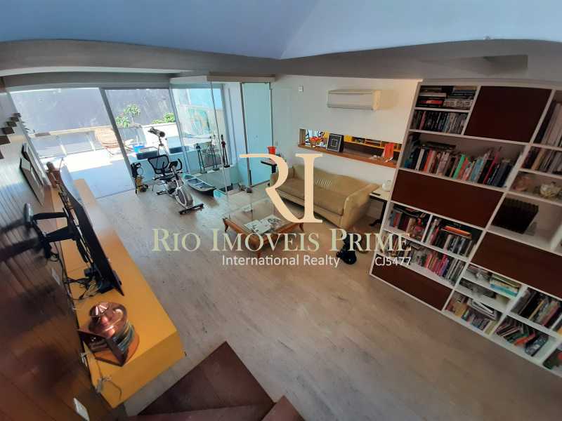 Conheça LIVING PAV2 do imóvel - Cobertura para alugar Rua Ramon Franco,Urca, Rio de Janeiro - R$ 40.000 - RPCO50001 - 17 LIVING PAV2 - Cobertura para alugar Rua Ramon Franco,Urca, Rio de Janeiro - R$ 40.000 - RPCO50001 - 17