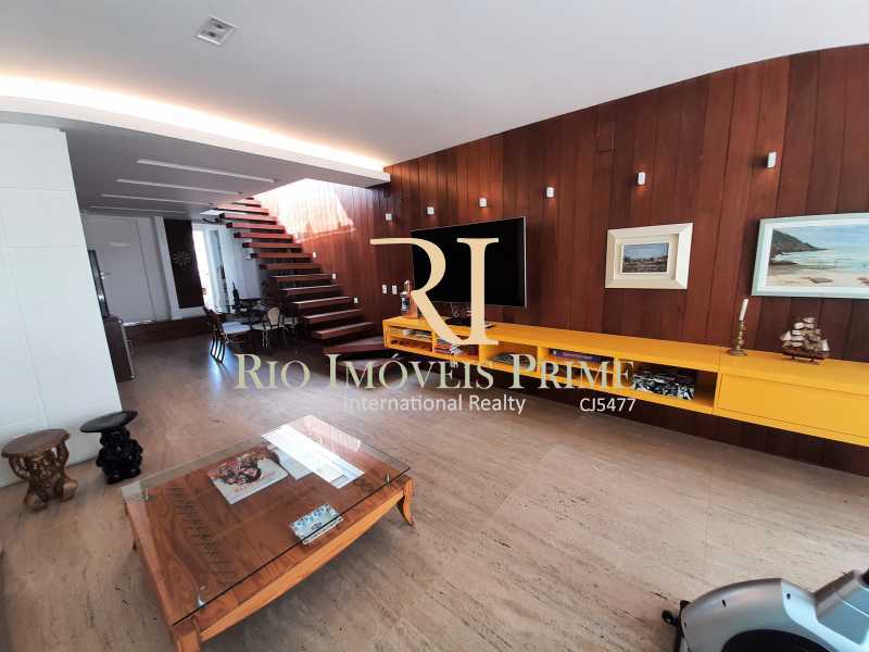 Conheça LIVING PAV2 do imóvel - Cobertura para alugar Rua Ramon Franco,Urca, Rio de Janeiro - R$ 40.000 - RPCO50001 - 23 LIVING PAV2 - Cobertura para alugar Rua Ramon Franco,Urca, Rio de Janeiro - R$ 40.000 - RPCO50001 - 23