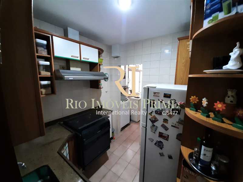 Conheça COZINHA do imóvel - Apartamento à venda Rua Barão de São Francisco,Vila Isabel, Rio de Janeiro - R$ 369.900 - RPAP20234 - 15 COZINHA - Apartamento à venda Rua Barão de São Francisco,Vila Isabel, Rio de Janeiro - R$ 369.900 - RPAP20234 - 15