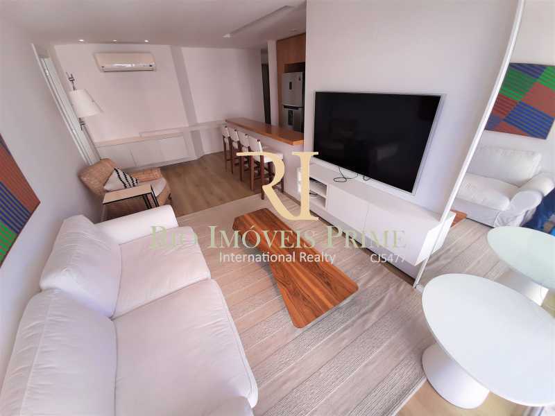 Conheça SALA DE ESTAR do imóvel - Flat 2 quartos para alugar Ipanema, Rio de Janeiro - R$ 13.000 - RPAP20249 - 6 SALA DE ESTAR - Flat 2 quartos para alugar Ipanema, Rio de Janeiro - R$ 13.000 - RPAP20249 - 6