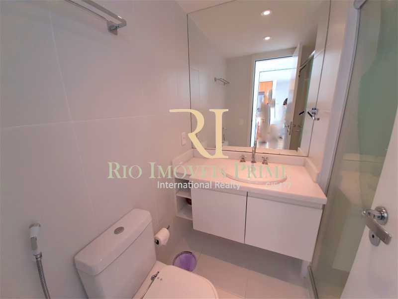 Conheça BANHEIRO SUÍTE1 do imóvel - Flat 2 quartos para alugar Ipanema, Rio de Janeiro - R$ 13.000 - RPAP20249 - 15 BANHEIRO SUÍTE1 - Flat 2 quartos para alugar Ipanema, Rio de Janeiro - R$ 13.000 - RPAP20249 - 15