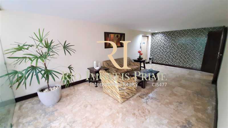 Conheça HALL ELEVADORES do imóvel - Cobertura à venda Rua Visconde de Itamarati,Maracanã, Rio de Janeiro - R$ 990.000 - RPCO50002 - 30 HALL ELEVADORES - Cobertura à venda Rua Visconde de Itamarati,Maracanã, Rio de Janeiro - R$ 990.000 - RPCO50002 - 30