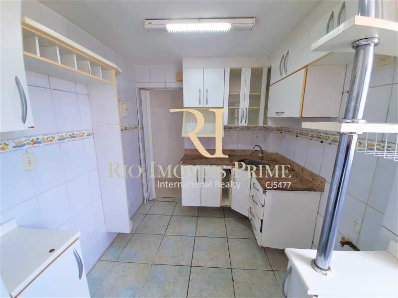 Conheça COZINHA do imóvel - Apartamento à venda Rua Nossa Senhora de Lourdes,Grajaú, Rio de Janeiro - R$ 290.000 - RPAP20250 - 19 COZINHA - Apartamento à venda Rua Nossa Senhora de Lourdes,Grajaú, Rio de Janeiro - R$ 290.000 - RPAP20250 - 19