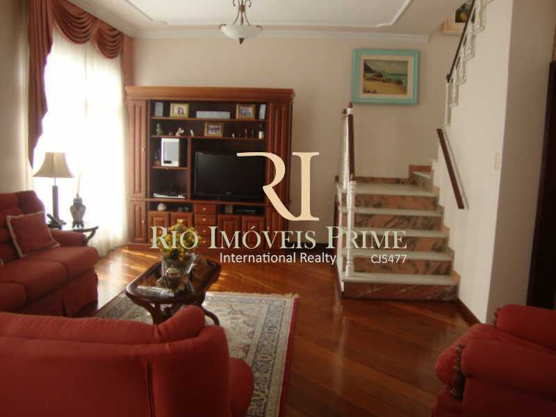 Conheça SALA ESTAR do imóvel - Casa à venda Rua Alfredo Pujol,Grajaú, Rio de Janeiro - R$ 930.000 - RPCA60001 - 6 SALA ESTAR - Casa à venda Rua Alfredo Pujol,Grajaú, Rio de Janeiro - R$ 930.000 - RPCA60001 - 6