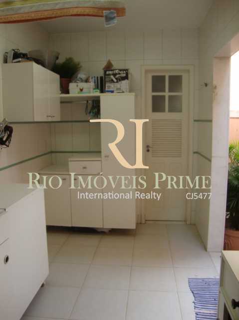 Conheça ÁREA DE SERVIÇO do imóvel - Casa à venda Rua Alfredo Pujol,Grajaú, Rio de Janeiro - R$ 930.000 - RPCA60001 - 18 ÁREA DE SERVIÇO - Casa à venda Rua Alfredo Pujol,Grajaú, Rio de Janeiro - R$ 930.000 - RPCA60001 - 18