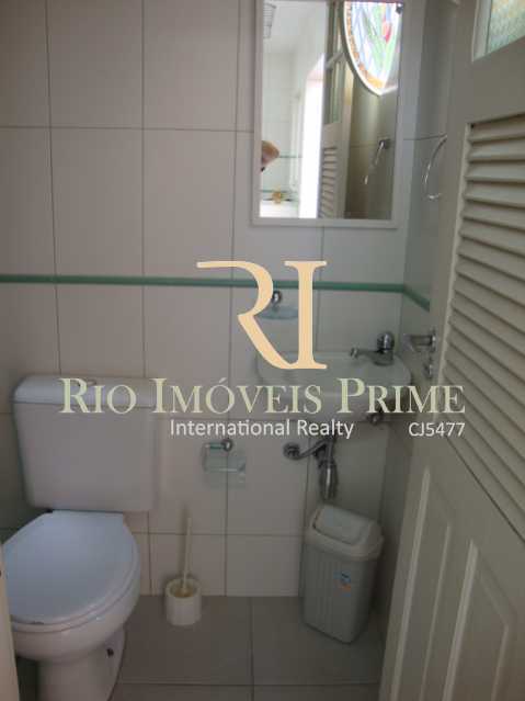 Conheça BANHEIRO DE SERVIÇO do imóvel - Casa à venda Rua Alfredo Pujol,Grajaú, Rio de Janeiro - R$ 930.000 - RPCA60001 - 19 BANHEIRO DE SERVIÇO - Casa à venda Rua Alfredo Pujol,Grajaú, Rio de Janeiro - R$ 930.000 - RPCA60001 - 19