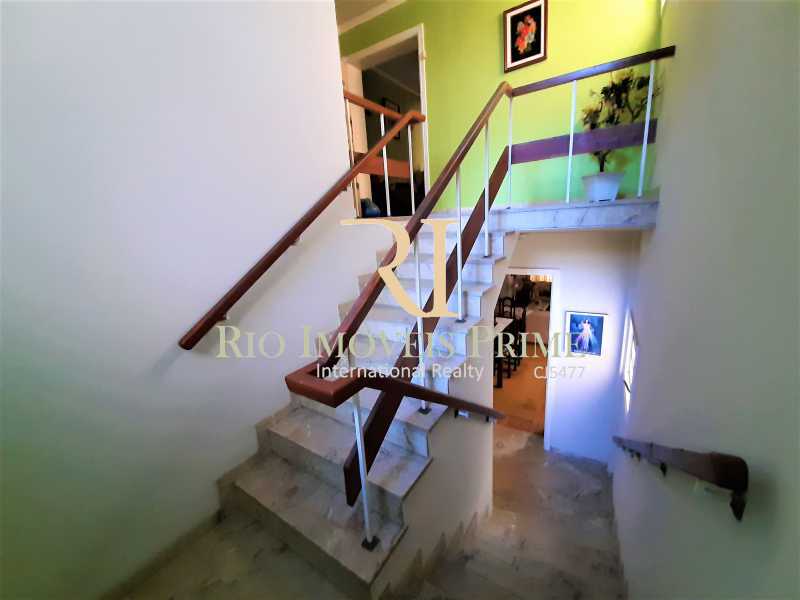 Conheça ESCADA CONFORTÁVEL do imóvel - Casa em Condomínio à venda Rua João da Mata,Tijuca, Rio de Janeiro - R$ 1.700.000 - RPCN40002 - 11 ESCADA CONFORTÁVEL - Casa em Condomínio à venda Rua João da Mata,Tijuca, Rio de Janeiro - R$ 1.700.000 - RPCN40002 - 11