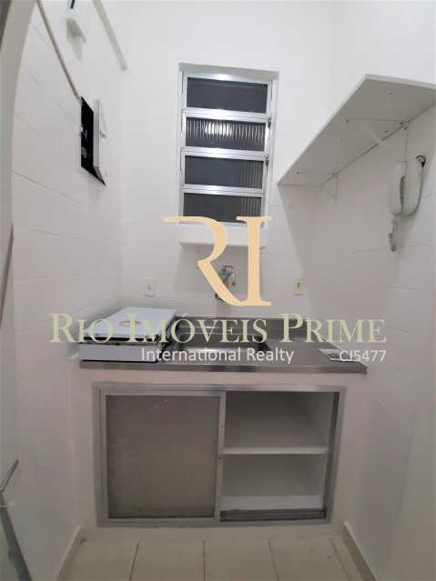 Conheça 5 COZINHA do imóvel - Kitnet/Conjugado 20m² para alugar Glória, Rio de Janeiro - R$ 900 - RPKI10008 - 6 5 COZINHA - Kitnet/Conjugado 20m² para alugar Glória, Rio de Janeiro - R$ 900 - RPKI10008 - 6