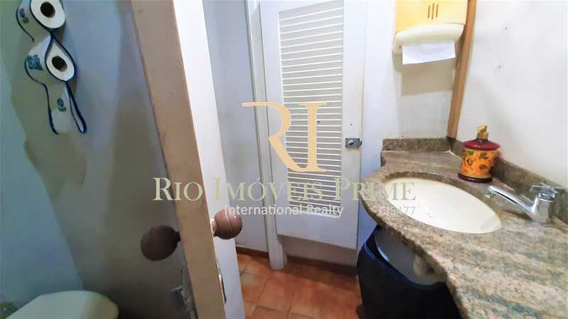 Conheça BANHEIRO M F do imóvel - Loja 143m² para venda e aluguel Rua Francisco Sá,Copacabana, Rio de Janeiro - R$ 1.800.000 - RPLJ00008 - 8 BANHEIRO M F - Loja 143m² para venda e aluguel Rua Francisco Sá,Copacabana, Rio de Janeiro - R$ 1.800.000 - RPLJ00008 - 8